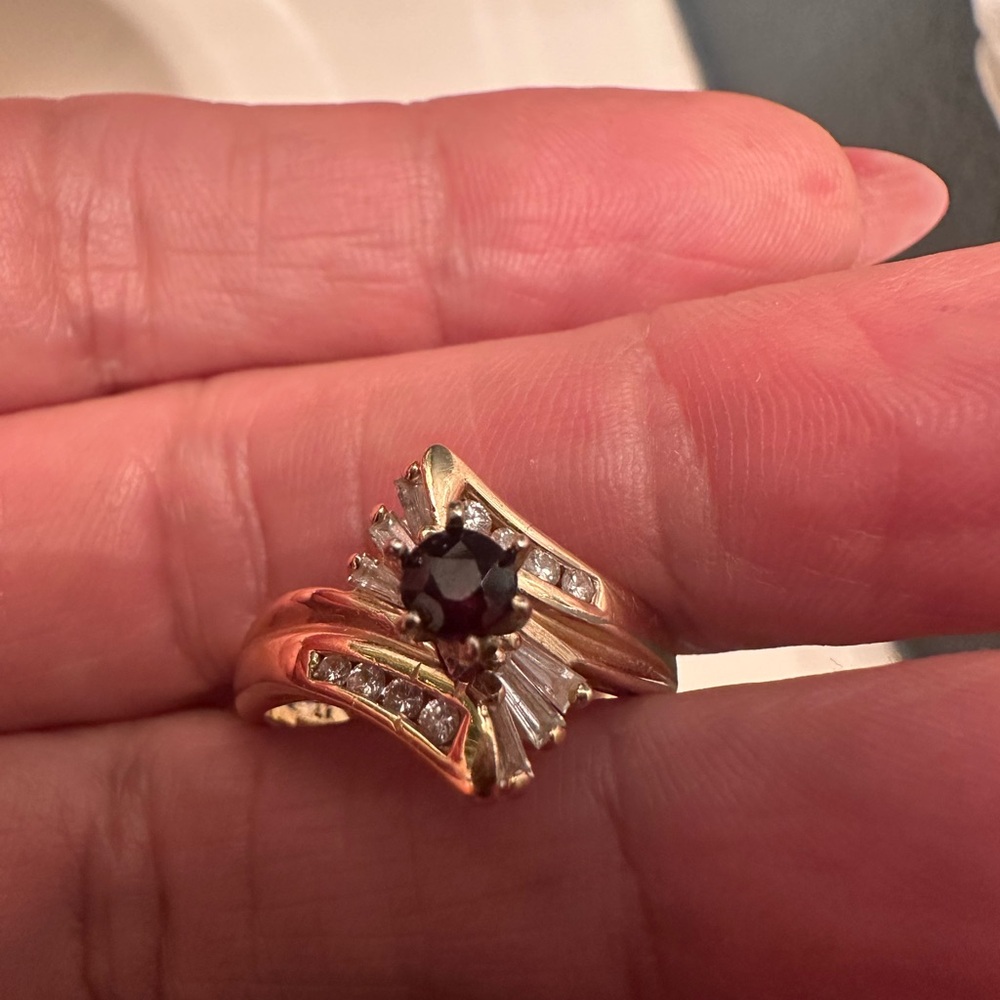 Elegant Gold 14K Garnet Stone real Diamond ring.